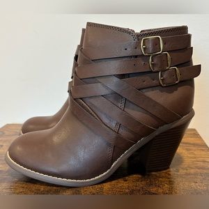 Journee Collection Womens Multi Strap Ankle Boots NWT Size 8